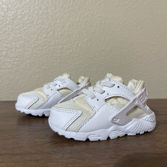 Nike Other - Nike Kids White Sneakers